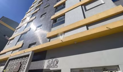 Ótimo apartamento central com 2 dormitorios sendo 1 suite, churrasqueira com sac