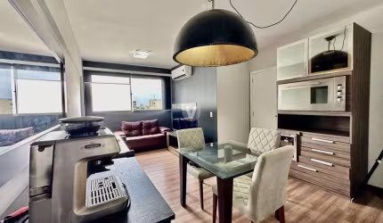 Apartamento de dois de dormitórios reformado!