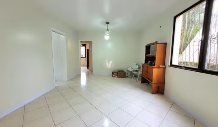 Apartamento com 2 dormitórios localizado próximo a rotula da UFSM