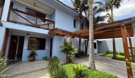 Excelente casa com salão de festas para venda, no Bairro Patronato.
