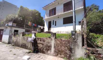 Amplo terreno de frente no bairro Nossa Senhora de Lourdes.