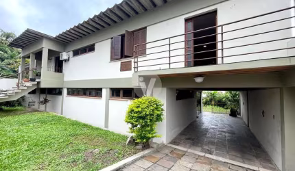 Casa ampla próximo ao Shopping Monet.