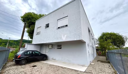 Kitnet amplo para locação.