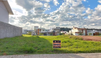 Terreno em condomínio