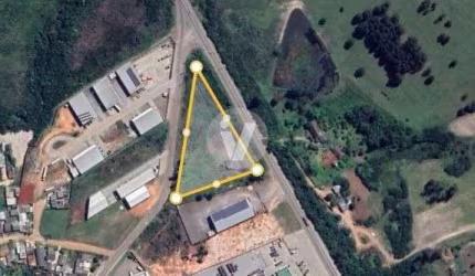 Terreno de 8.790 m2 disponível para venda ou locação.