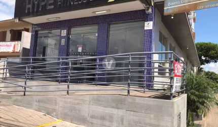 Loja comercial na Faixa Velha de Camobi.