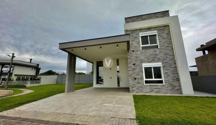 Casa de luxo em Condomínio no bairro Camobi