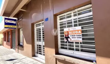 Loja comercial para locação com grande fluxo de pedestres.