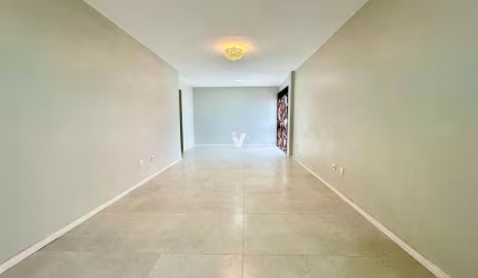 Apartamento de 3 dormitórios com 2 garagens, central!!