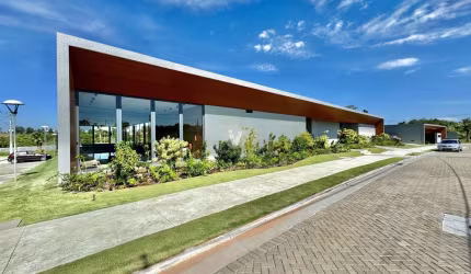 Terreno de esquina no Condomínio Casa Viva˜