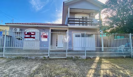 Casa Ampla com piscina em Camobi!