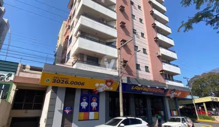 Apartamento de dois dormitórios com sacada e churrasqueira.