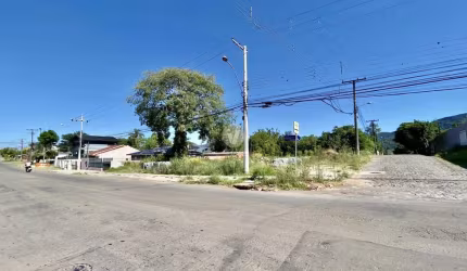 Terreno de esquina em CAMOBI