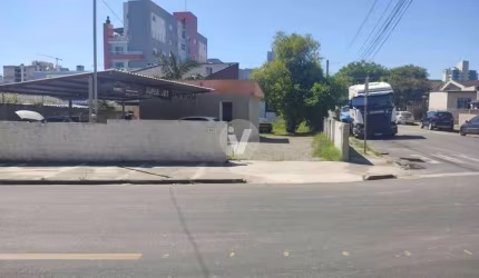 Terreno de esquina próximo ao Fórum