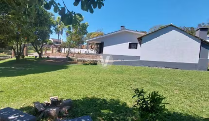 Casa de 3 Dormitórios com Lago Japonês a Venda no Refugio de Itaara.