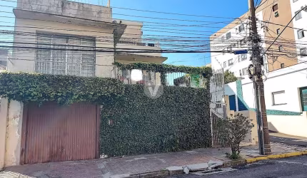 Casa com 3 dormitórios no centro