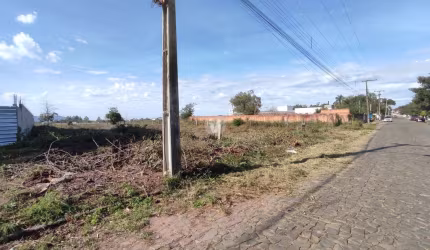 Amplo terreno no bairro Pé de Plátano em Camobi.
