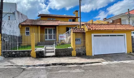 Casa com 4 dormitórios com piscina!