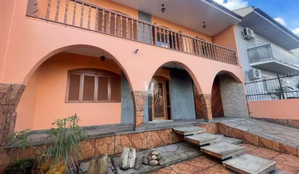 Casa 4 dormitórios ( 2 suítes) no Patronato