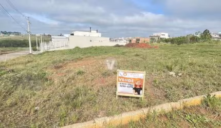 Terreno amplo com projeto aprovado para construção de 03 casas com 02 pavimentos