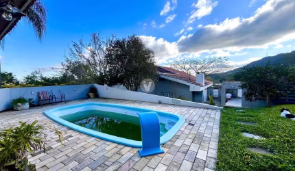 Casa será liberada começo de Dezembro. Excelente Casa com 3 dormitórios e piscin