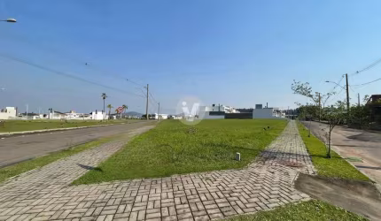 Terreno em condomínio fechado