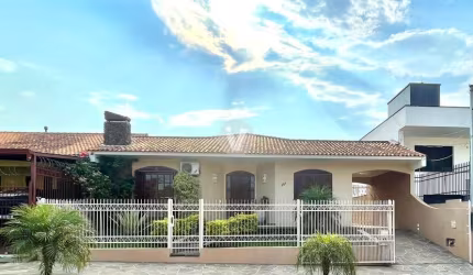 Excelente casa térrea em camobi!