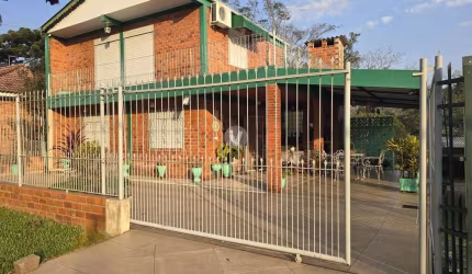Casa de 3 dormitórios com pátio, Parque Pinhal, Itaara!