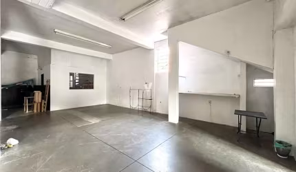 Pavilhão para locação no Bairro Lorenzi.