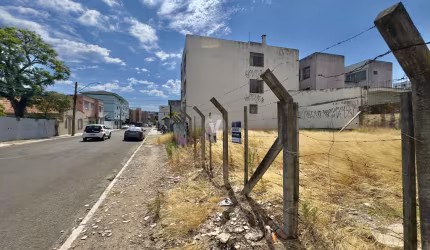 Ótimo terreno com potencial comercial no bairro Centro.