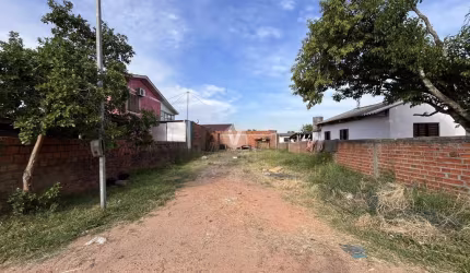 Terreno para venda no Bairro Parque Pinheiro Machado