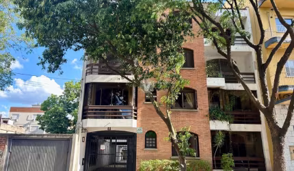 Apartamento de 2 Dormitórios com Vaga de Garagem no Centro