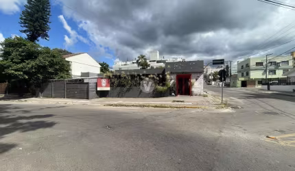 Casa comercial de esquina alugada no bairro Lourdes!