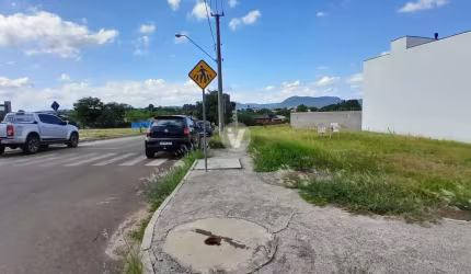 Terreno de esquina com mais de 500m² no residencial Alberto Schons!