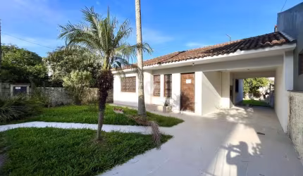 Casa para locação no Bairro Camobi!