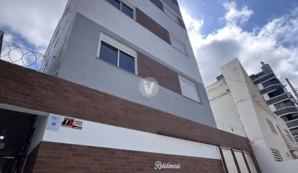 Apartamento 1 dormitório com garagem no centro
