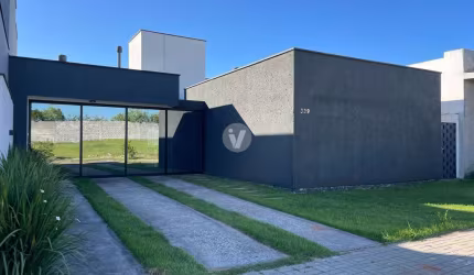 Casa em condomínio fechado