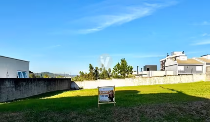 Ótimo lote a venda no Condomínio Viareggio!