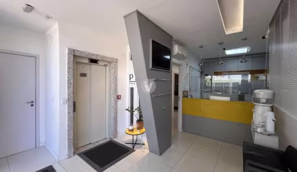 Prédio comercial no Centro com 457m² construídos e elevador