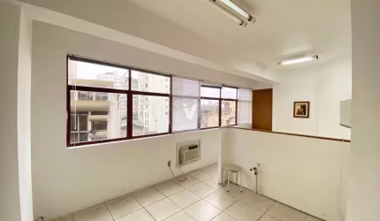 Sala Comercial 46m² privativos no Centro