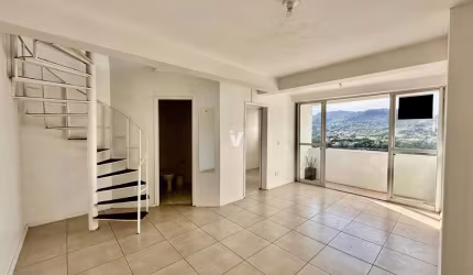 Duplex de 2 dormitórios central