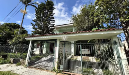 Ampla casa em Camobi com piscina e edícula