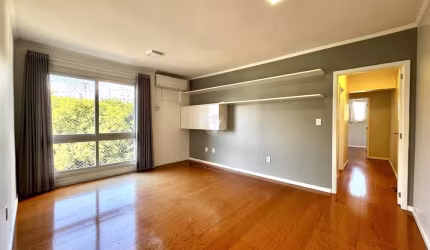 Belíssimo apartamento 2 quartos, 2 banheiros, garagem, semi-mobiliado no centro
