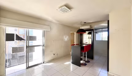 Apartamento semimobiliado  2 dormitórios e garagem em condomínio fechado!
