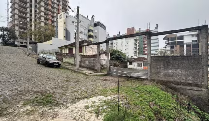 Oportunidade de terreno amplo no bairro N. Sra de Lourdes