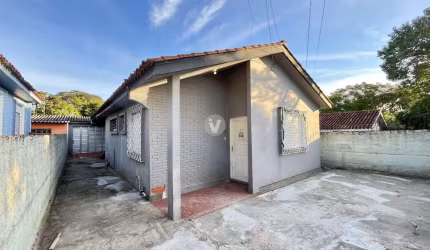 Casa 3 dormitórios bairro Patronato