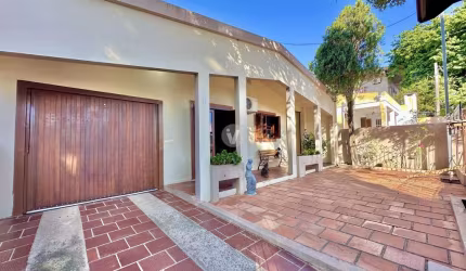 Casa no bairro Tancredo Neves!