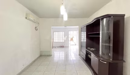 Casa para locação no Bairro Juscelino Kubitschek.