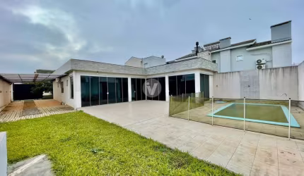 Casa com 4 dormitórios em Camobi