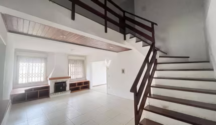 Casa residencial ou comercial para locação na Rua Duque de Caxias.